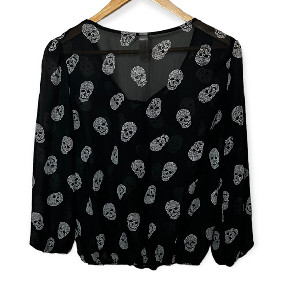 No Boundaries Juniors Black Sheer Blouse With White Skull Print Size M (7-9) - Picture 2 of 13